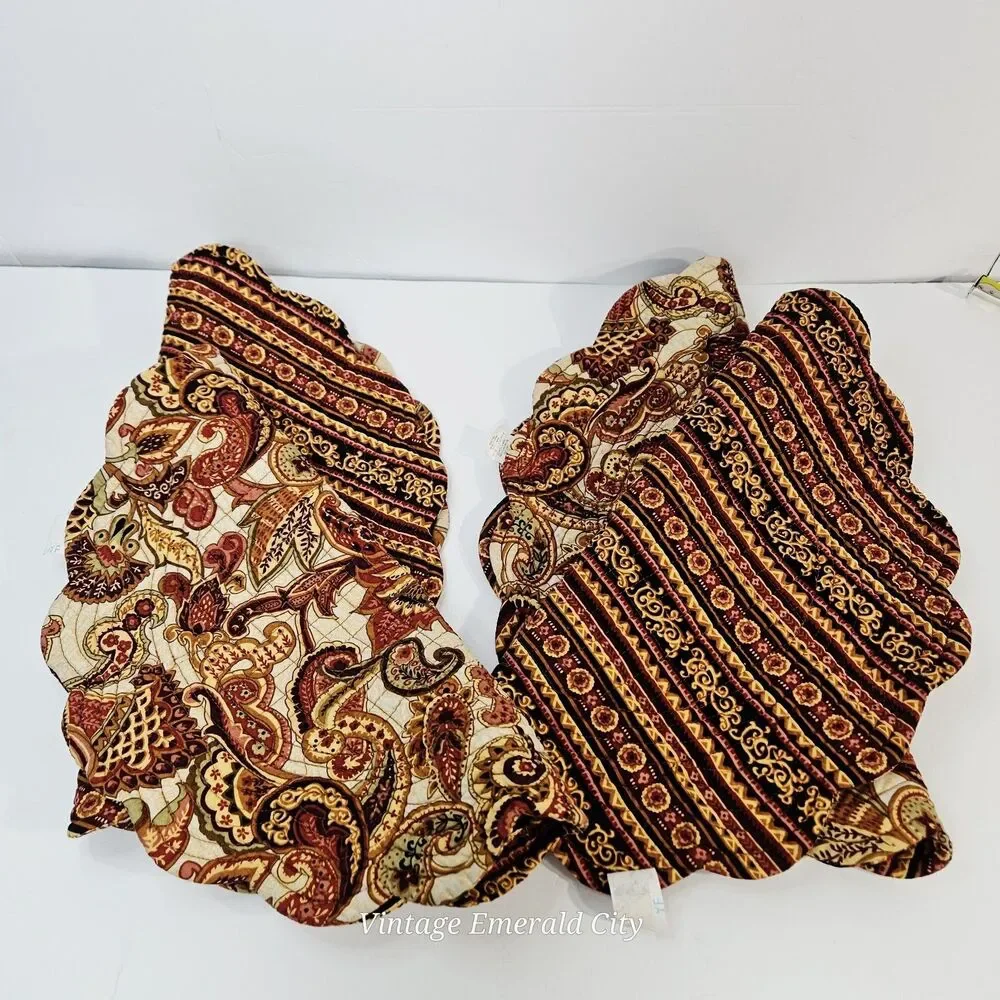Vtg Reversible Placemats Set / 4 Scalloped Floral Cottagecore Quilted Table Mats